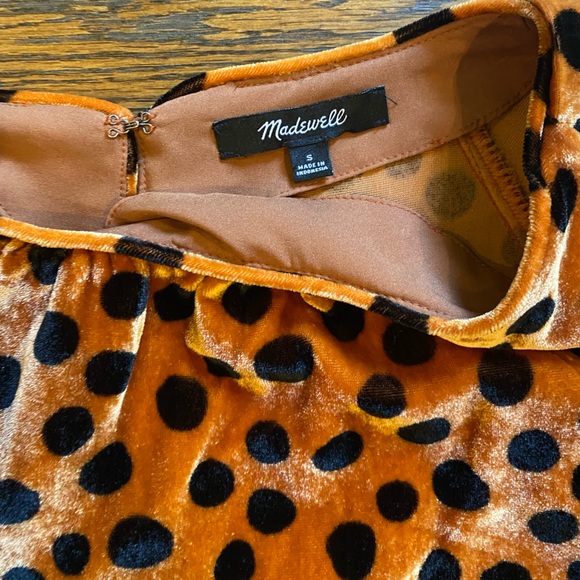 MADEWELL Velvet Memento Ruffle-Sleeve Top in Leopard Dot - Picture 4 of 6